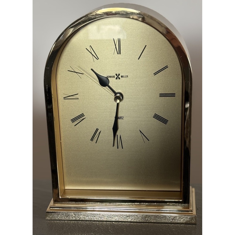 Vtg Howard Miller Mantle Desk Clock Brass Finish Quartz Battery Working